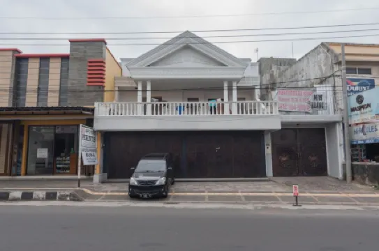 RedDoorz Syariah Plus @ Perintis Guesthouse Tasikmalaya