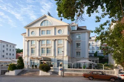 Hotel Hoyuela Hotel di 
