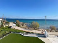 Cubes on the Beach Athens Airport فنادق في ارتيميدا