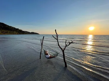 รูปภาพของซันไชน์ ออน เดอะ ร็อค