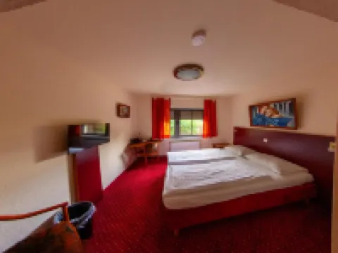 West Hotel an der Sächsischen Weinstrasse ラーデボイルのホテル