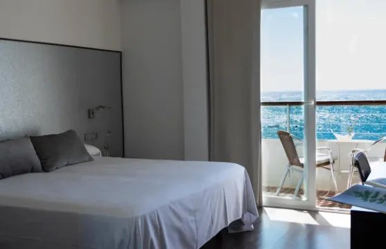 格拉納達卡拉宏達碼頭酒店