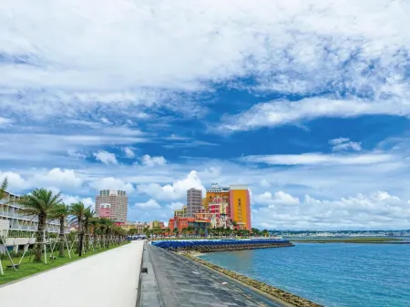 Sunset Resort Mihama -Seven Hotels and Resorts- Отели рядом с достопримечательностью «Mihama Pokegenic 3»