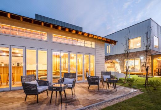 3. 나가하마 라이프..