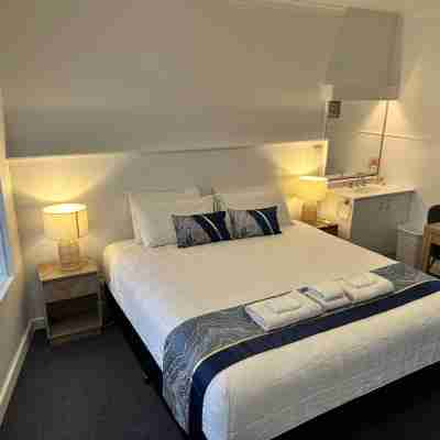 Bamboo Motor Inn Rooms
