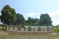 Houseboat Sweet Star - House Boats