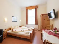 Hotel Zum Herrenhaus Hotels in 