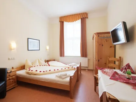 Hotel Zum Herrenhaus Отели в г. Веберштедт