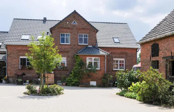 阿德勒奈斯特旅館