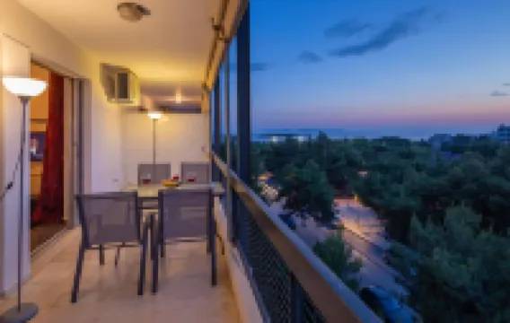 Archer - Sea View Apartment