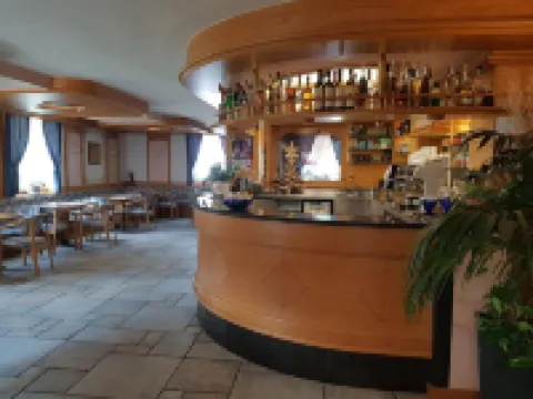 Pier Hotel
