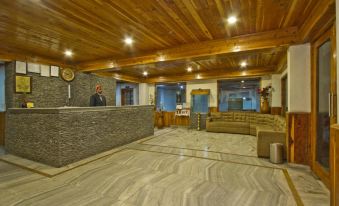 Sarthak Resorts-Reside in Nature with Best View, 9 Kms from Mall Road Manali
