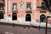 Palazzo della Fontana Hotel in zona Belvedere Luigi Guerricchio detto dei "Tre Archi"
