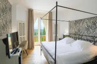 Hostellerie du Château des Fines Roches 샤또뇌프듀빠쁘 호텔