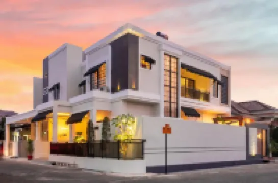 Hening Pool Villa 酒店