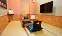 Kamegawa Onsen Hatago Yuyu Hotels in Hiji