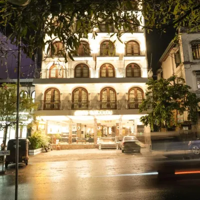 Hotel Casamara Hotels near Raja Museum