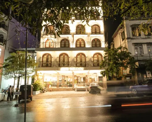 Hotel Casamara Hotels near Kandy Clock Tower