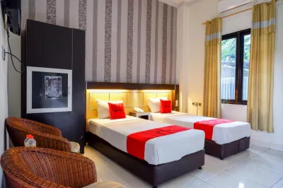 RedDoorz @ Hotel Bumi Palupy فنادق في East Palu