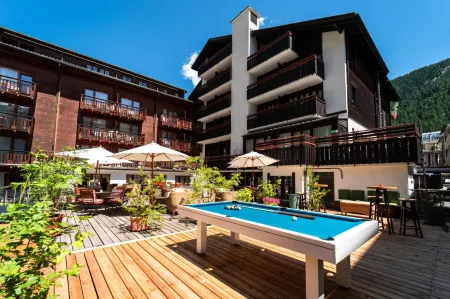 Hotel Pollux Отели в г. Церматт