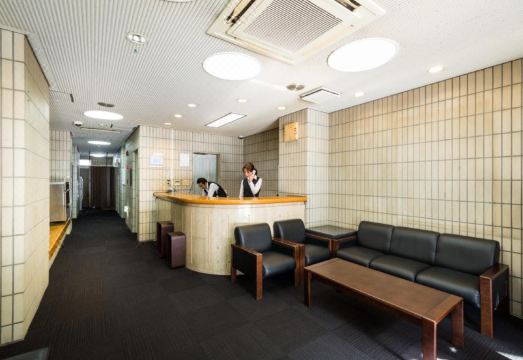 비즈니스 호텔 선 가든 마쓰야마 외관 또는 로비