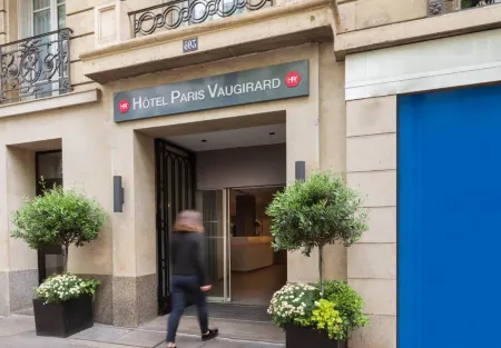 Hôtel Paris Vaugirard Отели рядом с достопримечательностью «Musee Mendjisky-Ecoles de Paris»