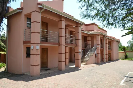 Eagles Nest Lodge Отели в г. Форвейз