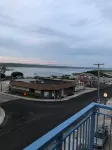 Misquamicut Beach Front Inn - View biển