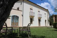 Bbuss Country Club Hotel dekat Chiesa Santa Maria Di Porto Salvo