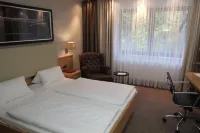 Hotel Brunnenhof International فنادق في Isernhagen