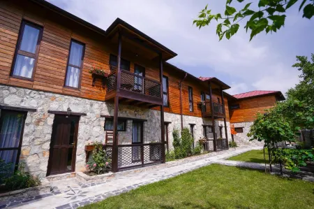 Felix Pension Отели в г. Пражила