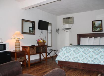 River Road Motel