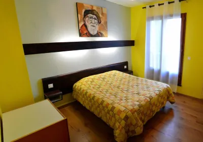 Friendly Auberge Hotels near Stade Michel Bendichou