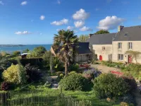 Les Chambres du MAD Hotels in Carantec