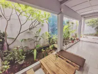 Reeneo Guesthouse Các khách sạn gần Yogyakarta