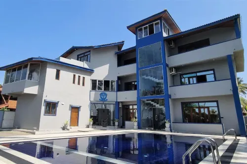 Dhammika Beach Palace