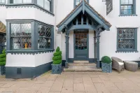 Funky Monk Hotel Hotel di Harlow