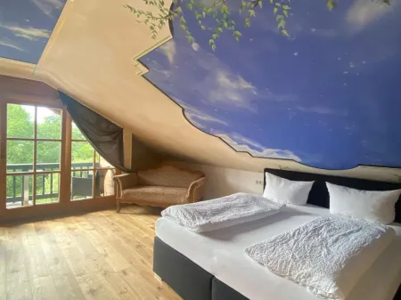 Hotel Zum Maximilian Отели рядом с достопримечательностью «Bad Aibling - Therapie & Wellness - H. Waldner»