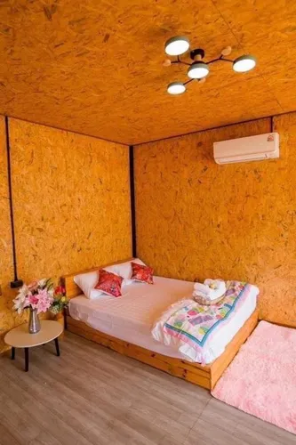 รูปภาพของเคียงข้างเขา ปัว-สกาด