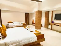 The Paradise Hotel - Luxury Stay