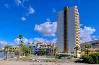 Apartamentos Costamar Hotels near Playa de Los Cristianos