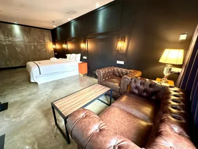 CJ House Station 18 Ipoh Hotels near Heng Siew Trading