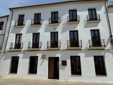 Puerta de la Ribera Suites
