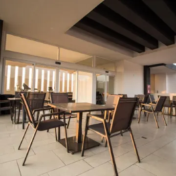 Niza Five Luxury Beach Apartments