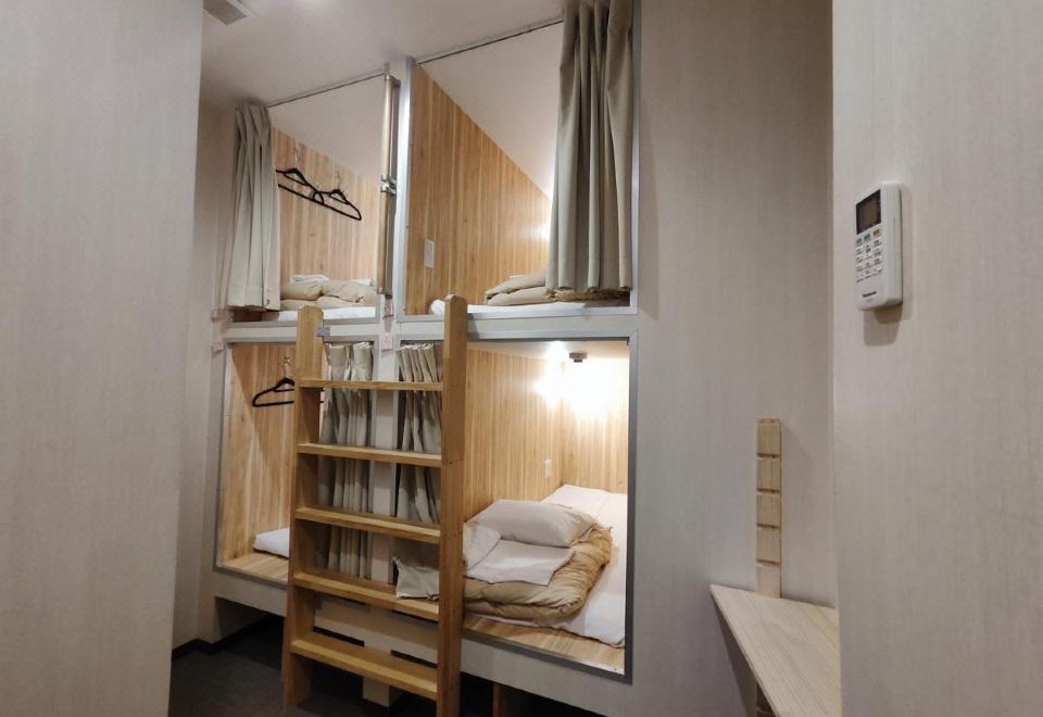 호스텔 객실 내부 전망