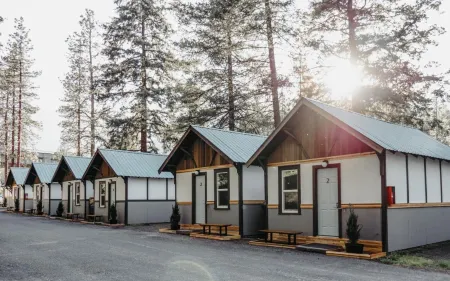 LOGE Leavenworth - Downtown