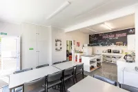 Braemar House B&B and YHA Hostel - Parkplatz