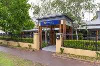 Berry Village Boutique Motel - 4-Star