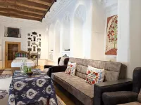 Barlos Boutique XVIII - Homestays