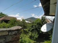 Old House - parcheggio